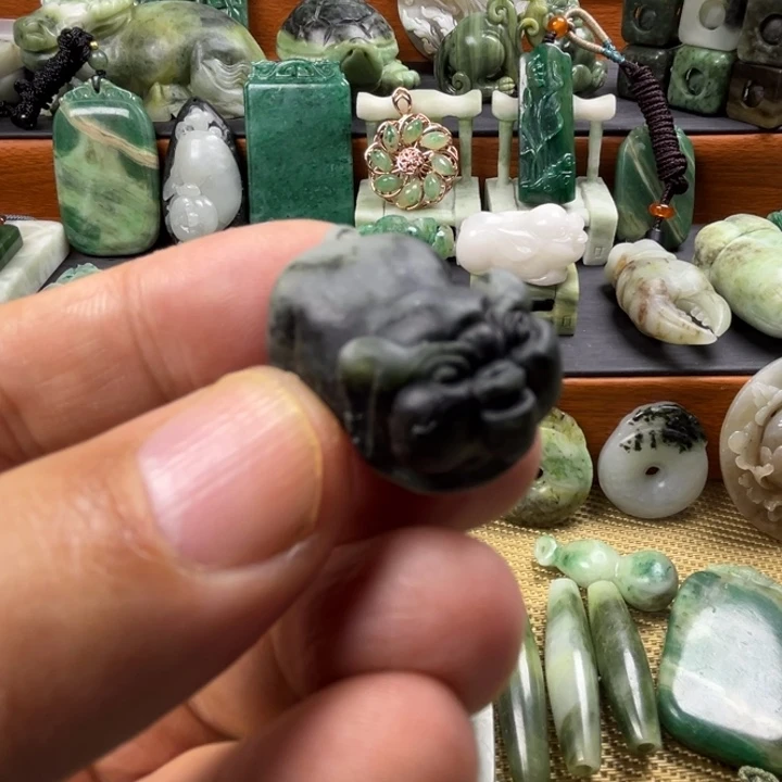 独山玉未镶嵌珠宝半成品