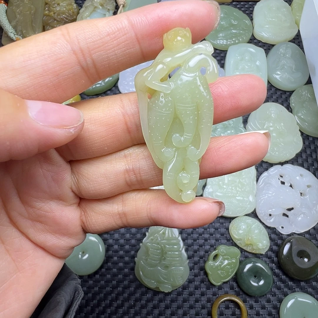 和田玉未镶嵌吊坠(赠链)卡50.5