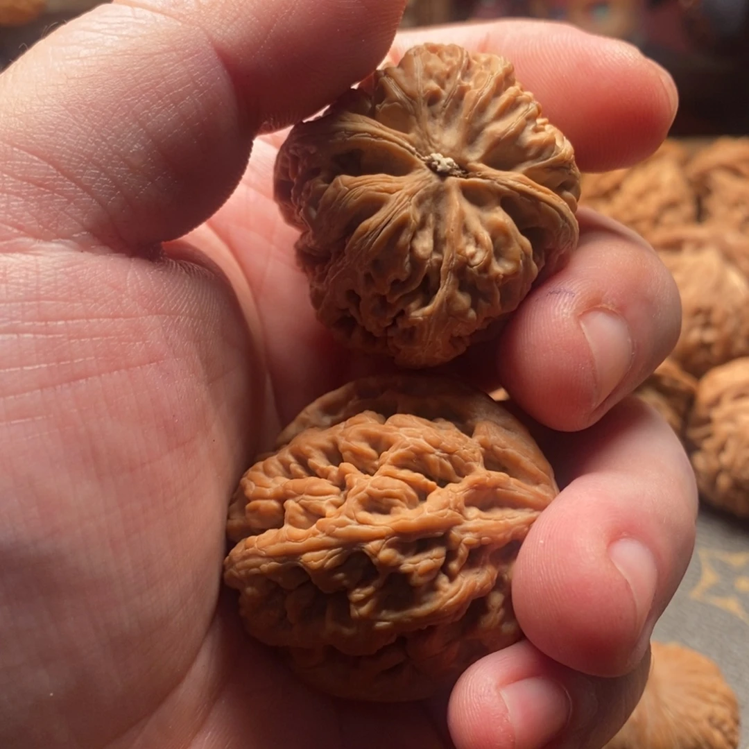 w***。文玩核桃吊坠文玩核桃