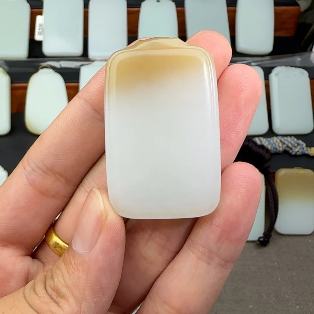 和田玉（糖玉）未镶嵌颈饰