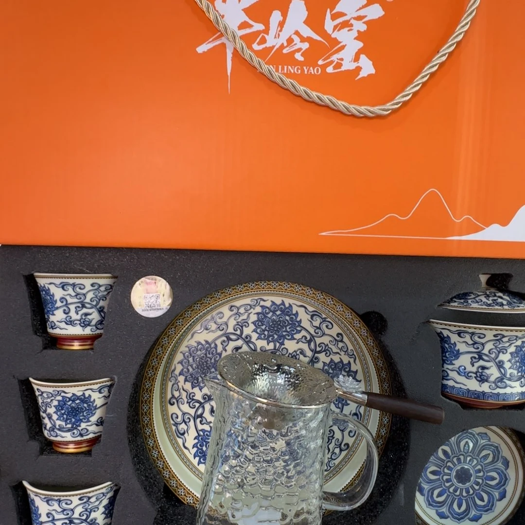 当代艺术家辞典等多种