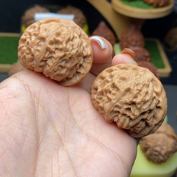 把件文玩核桃沉*宫灯
