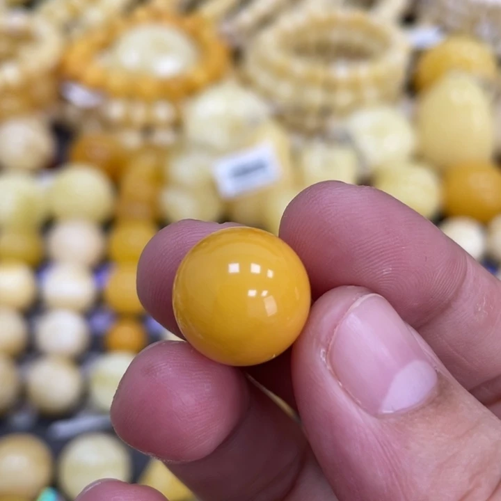 蜜蜡未镶嵌裸石14.4mm浓蜡 瑕