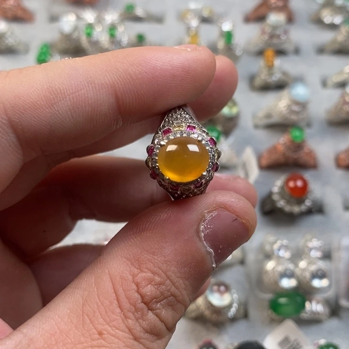 翡翠未镶嵌戒指戒指