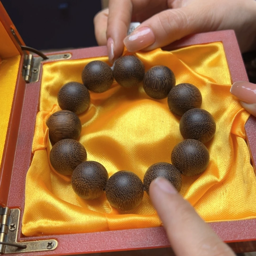 大叶紫檀（黑酸枝木类）