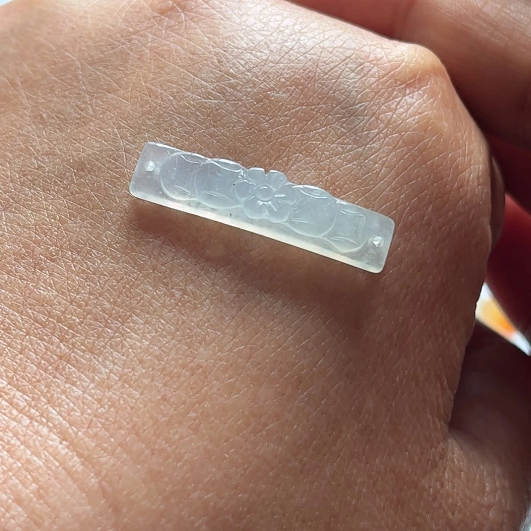 定制翡翠未镶嵌手牌