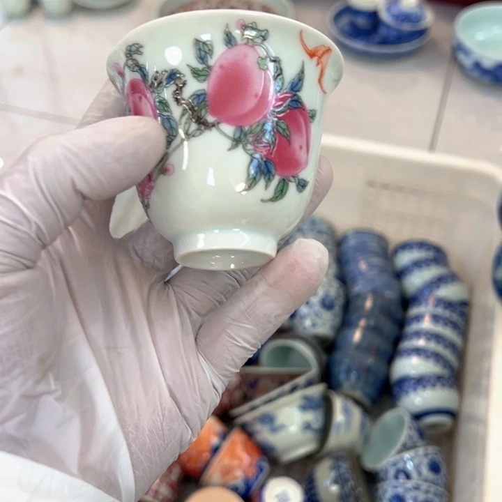 瓷片珐琅彩桃子铃铛主人杯全