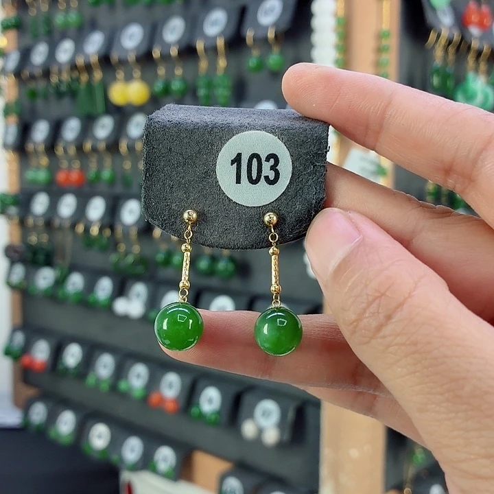 和田玉18K金镶嵌耳饰