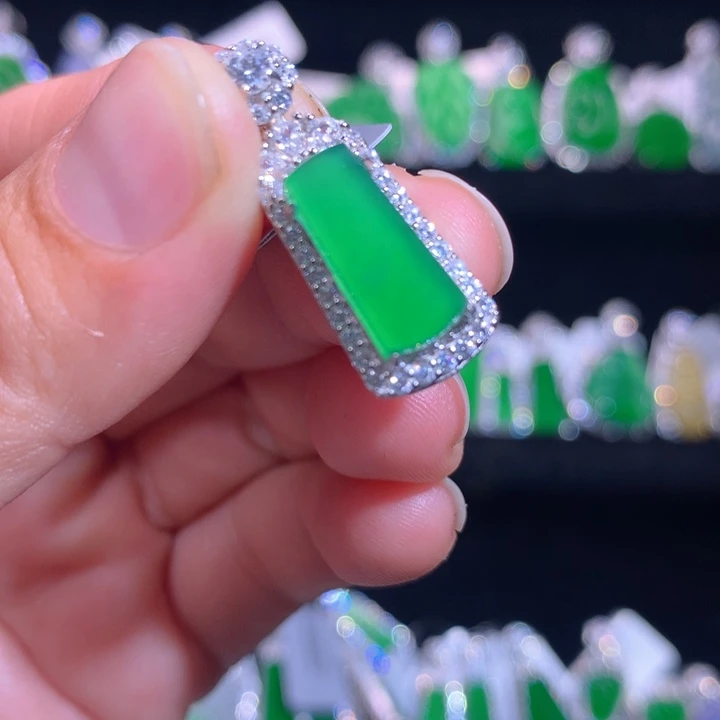 【闪购商品】颈饰银S925镶嵌翡翠天然翡翠