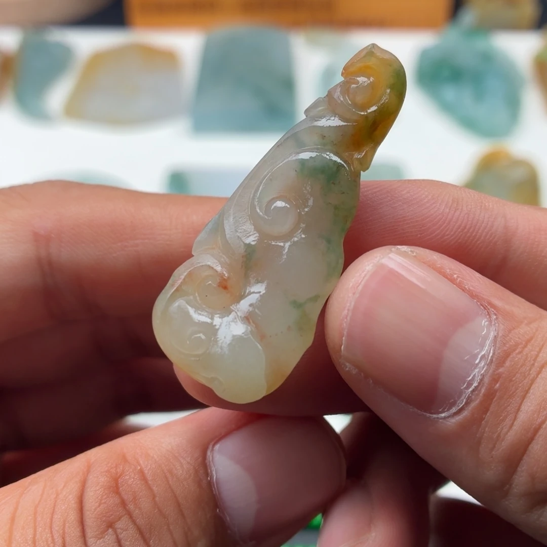 定制翡翠未镶嵌如意