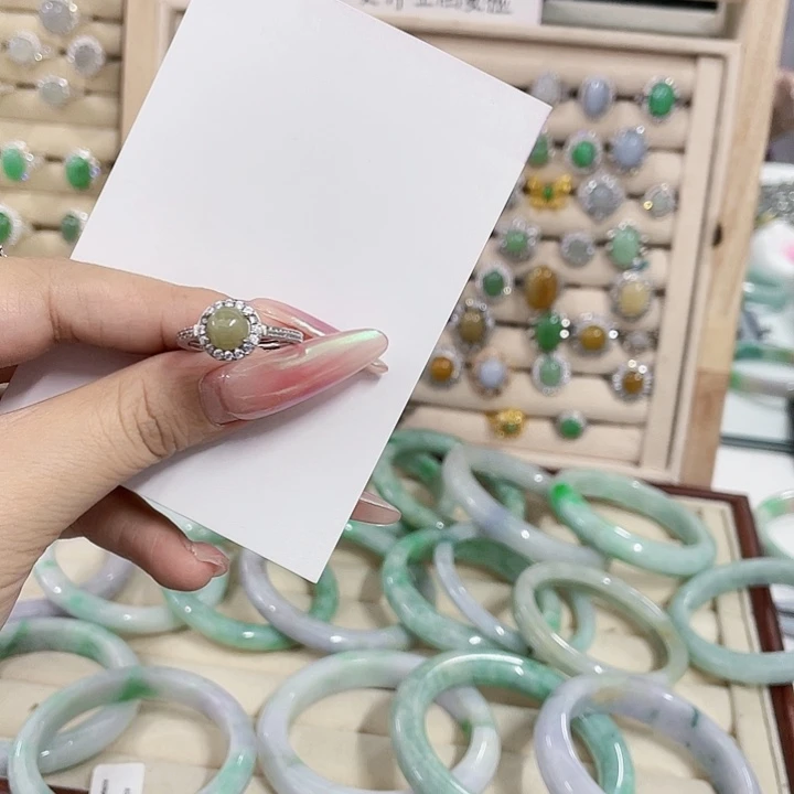 翡翠未镶嵌颈饰天然翡翠Ａ货