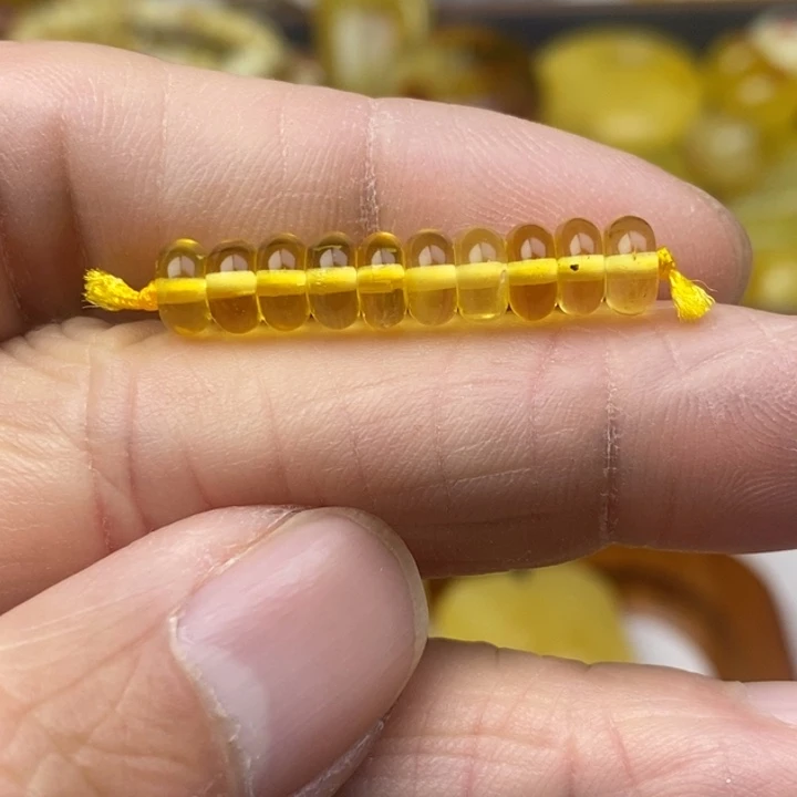 蜜蜡未镶嵌裸石微瑕卡6