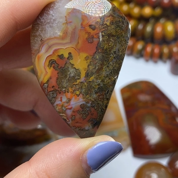 玛瑙/玉髓颈饰未镶嵌先****。