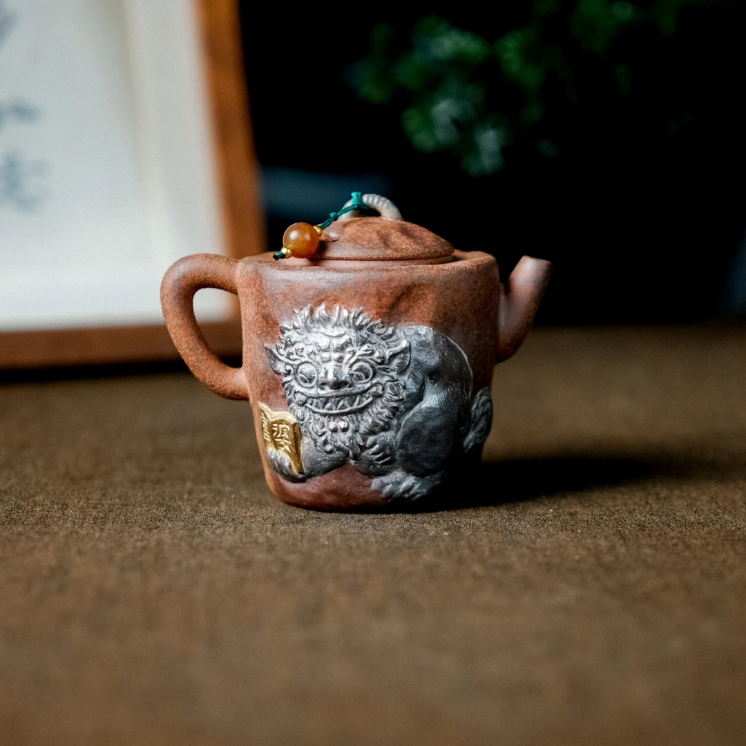 【灰念】老岩泥富婆戏狮壶（书本描金）100ml（Q2432）