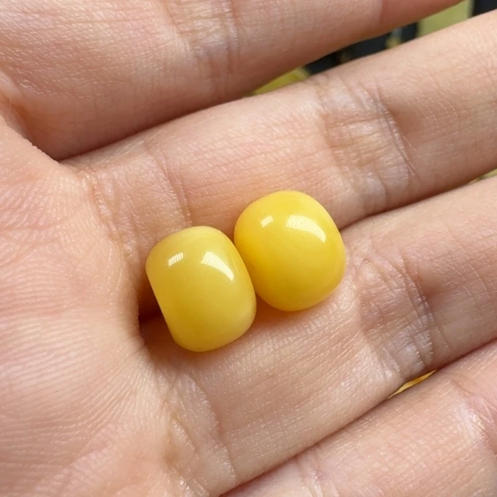 蜜蜡未镶嵌珠宝奇石