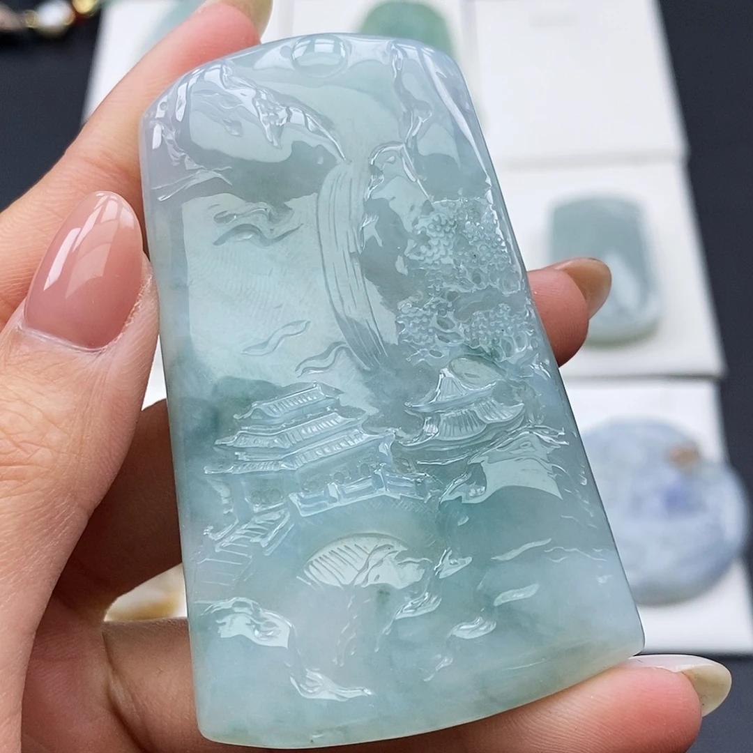 翡翠颈饰未镶嵌翡翠