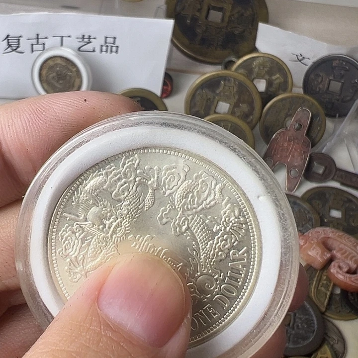 沉***默铜挂件的生产能力