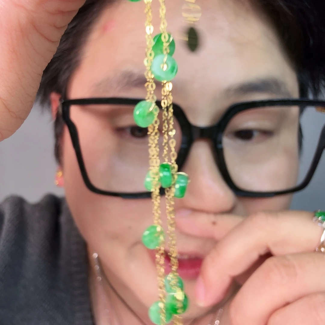 翡翠18K金镶嵌颈饰一件