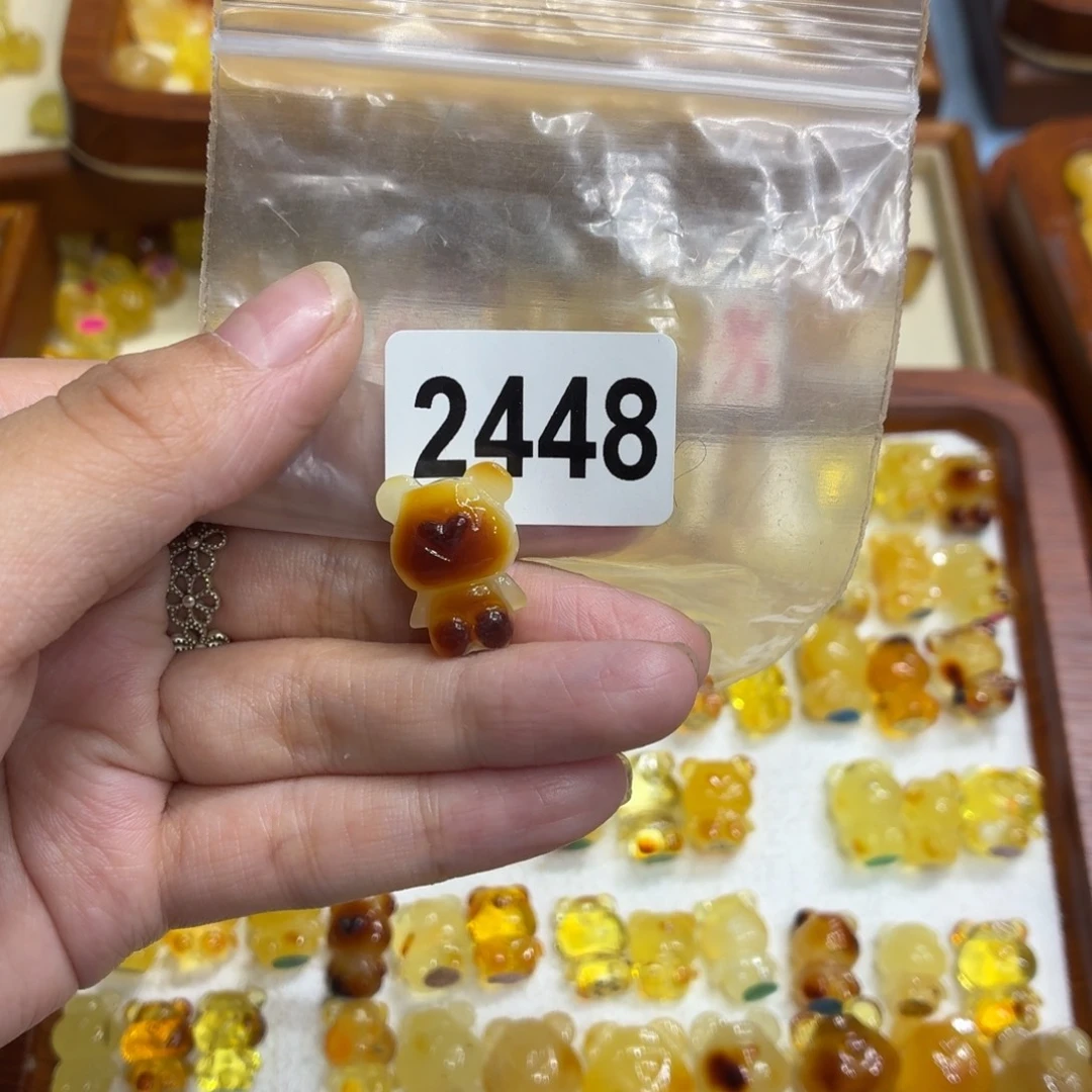 琥珀未镶嵌颈饰我