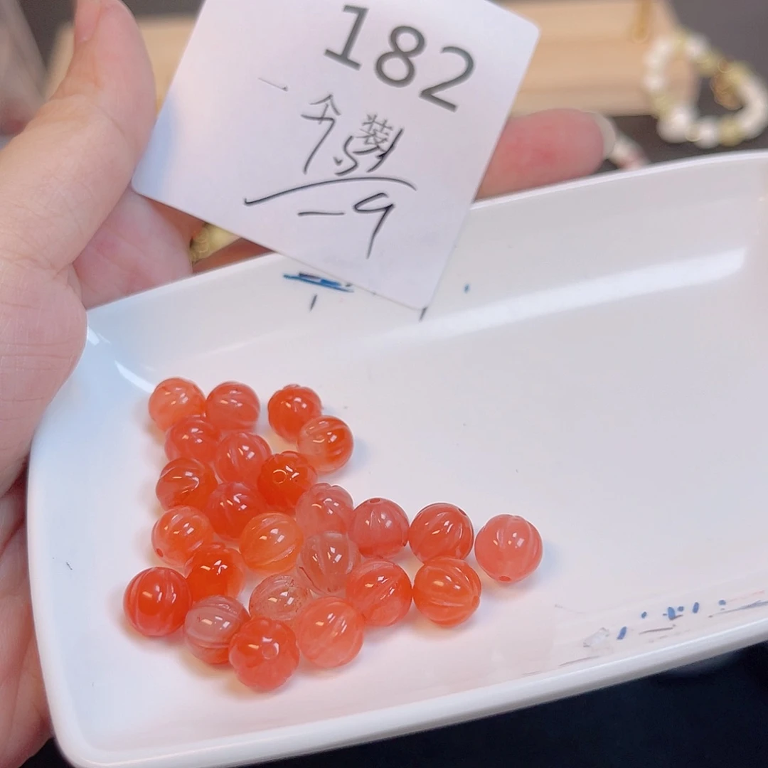 南红玛瑙未镶嵌珠宝半成品182 。