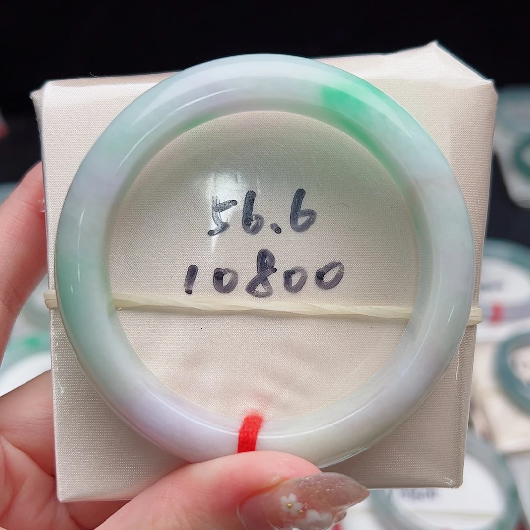 翡翠手镯未镶嵌天然