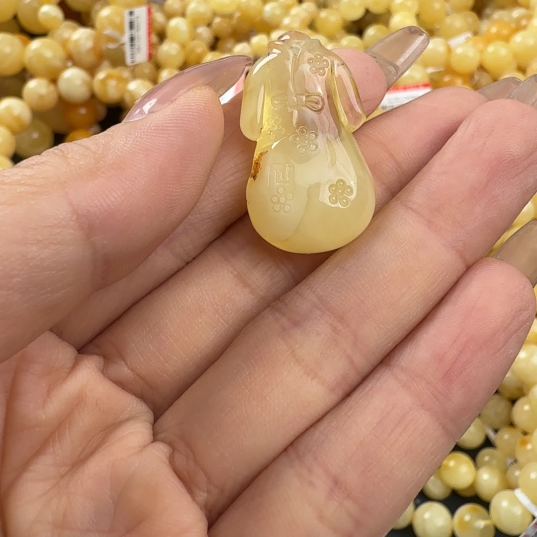 琥珀未镶嵌珠宝奇石