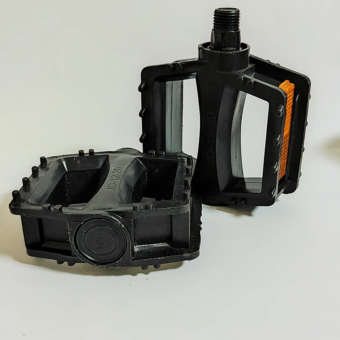 儿童自行车脚踏板通用童车脚蹬子小孩单车踏板学生车配件大全塑料