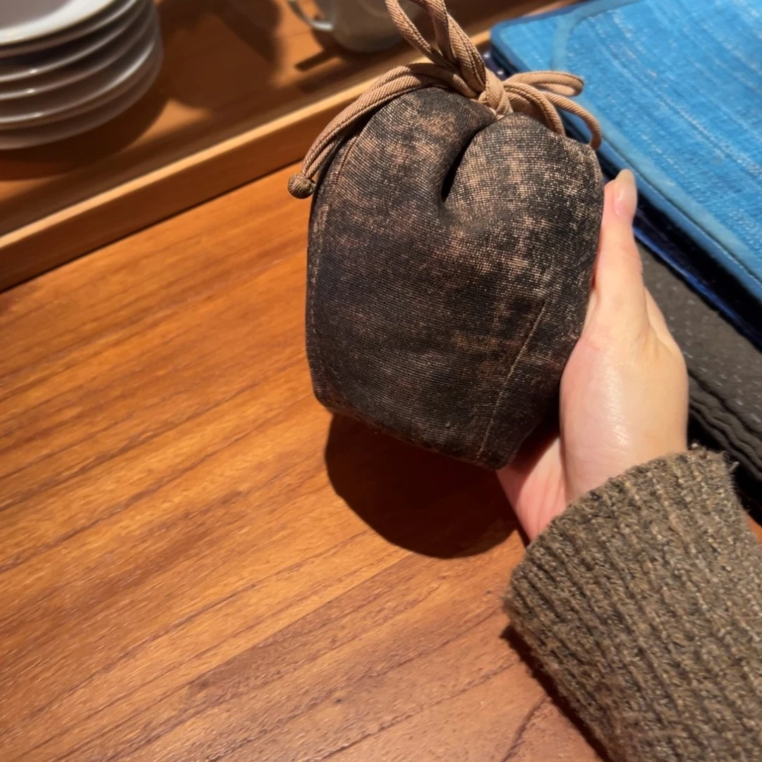 陶瓷。     陶瓷。