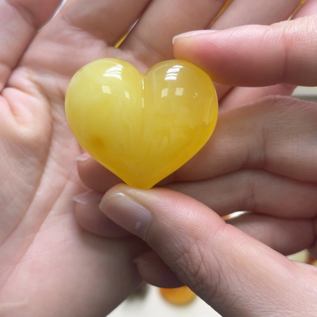 琥珀未镶嵌裸石天然琥珀蜜蜡爱心