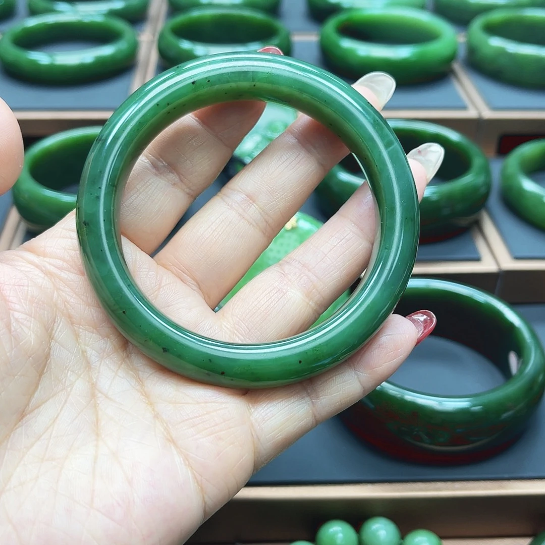 实***理和田玉（碧玉）未镶嵌手镯