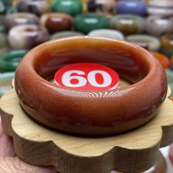 未镶嵌手镯石英质玉