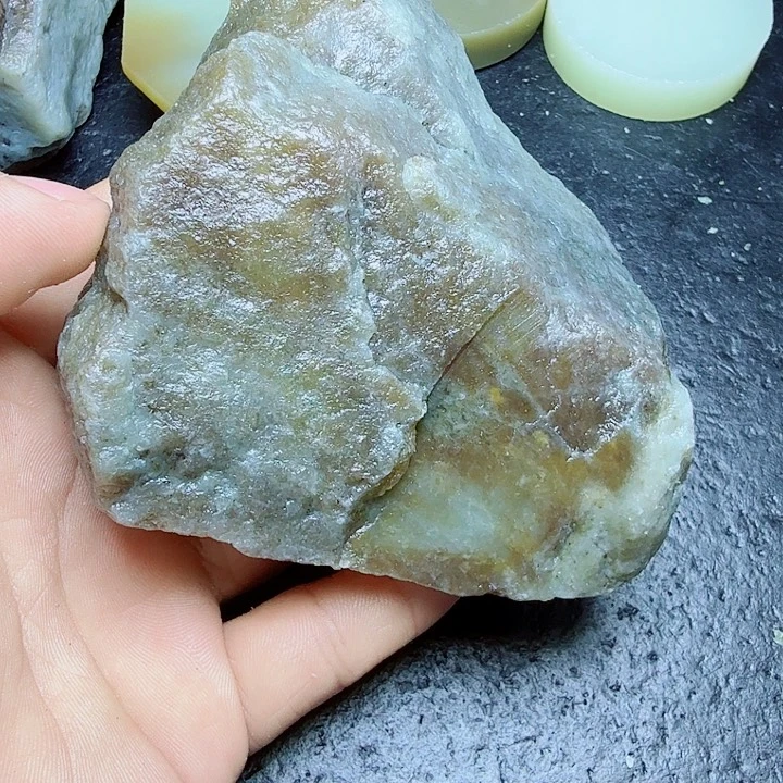 未镶嵌和田玉（糖玉）珠宝奇石