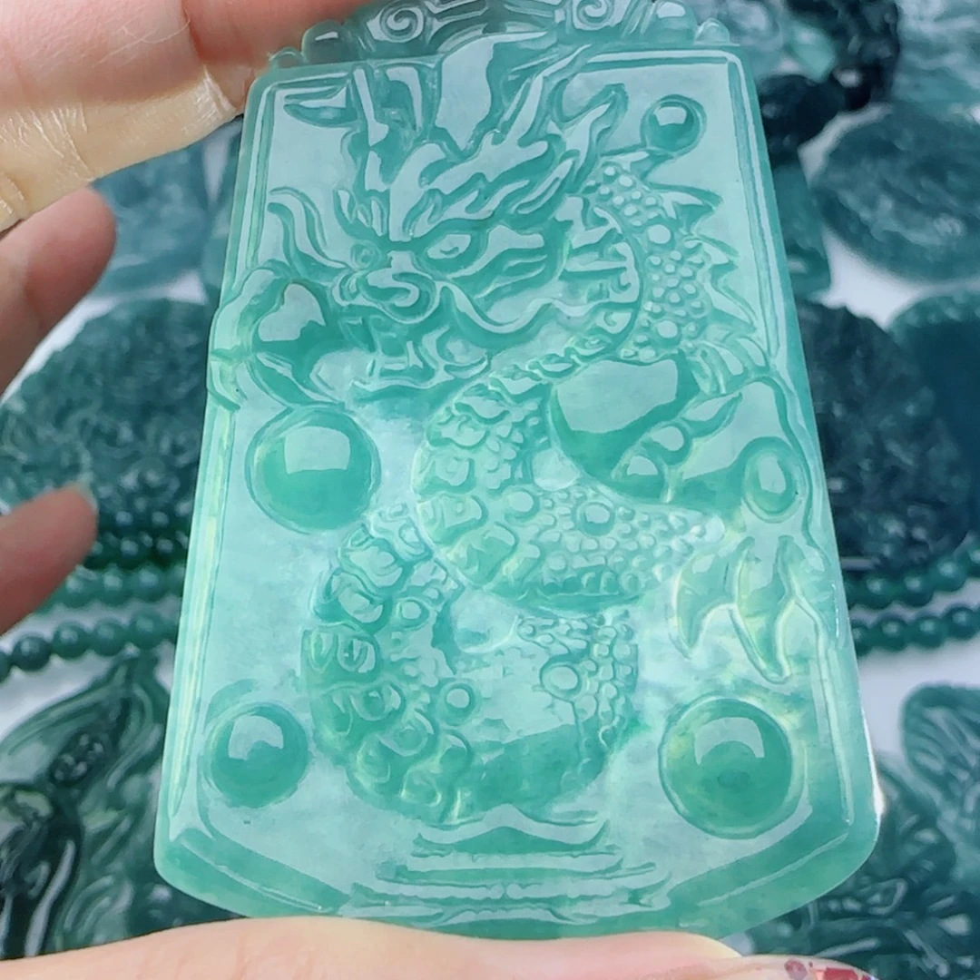 颈饰未镶嵌翡翠多样性发货天然的A货翡翠