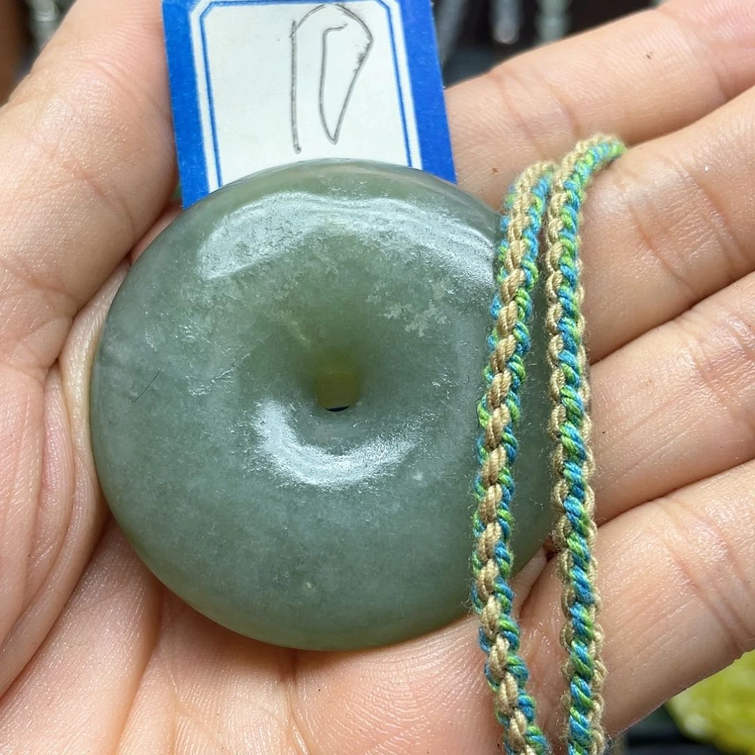 蛇纹石玉未镶嵌颈饰?**?