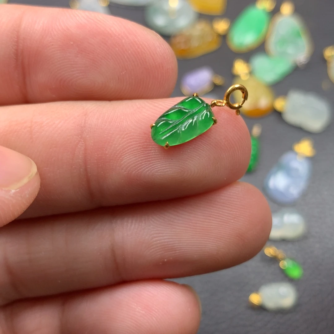 【闪购商品】颈饰18K金镶嵌翡翠翡翠