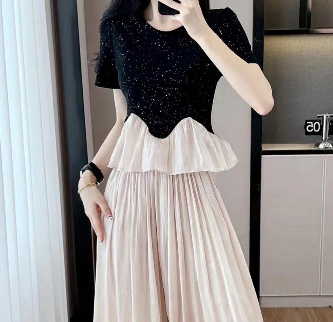 2025夏季时尚爆款小众设计感气质短袖上衣女