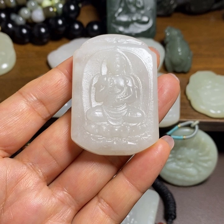 颈饰未镶嵌和田玉