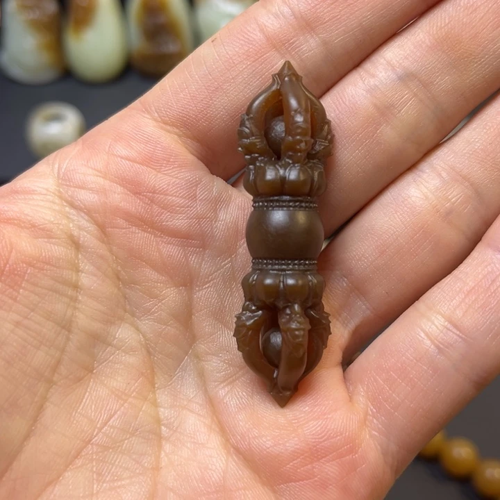 快***子颈饰未镶嵌和田玉（糖玉）