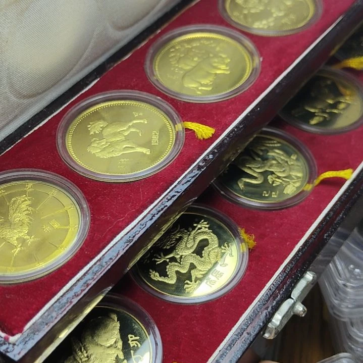 其他普通金属十二生肖纪念章带盒