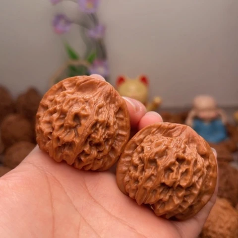 吊坠文玩核桃40加全品天地 尖有点黄