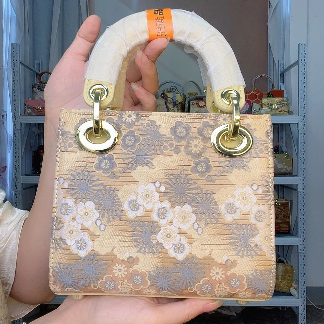 织物桑蚕丝非遗唐锦小戴妃