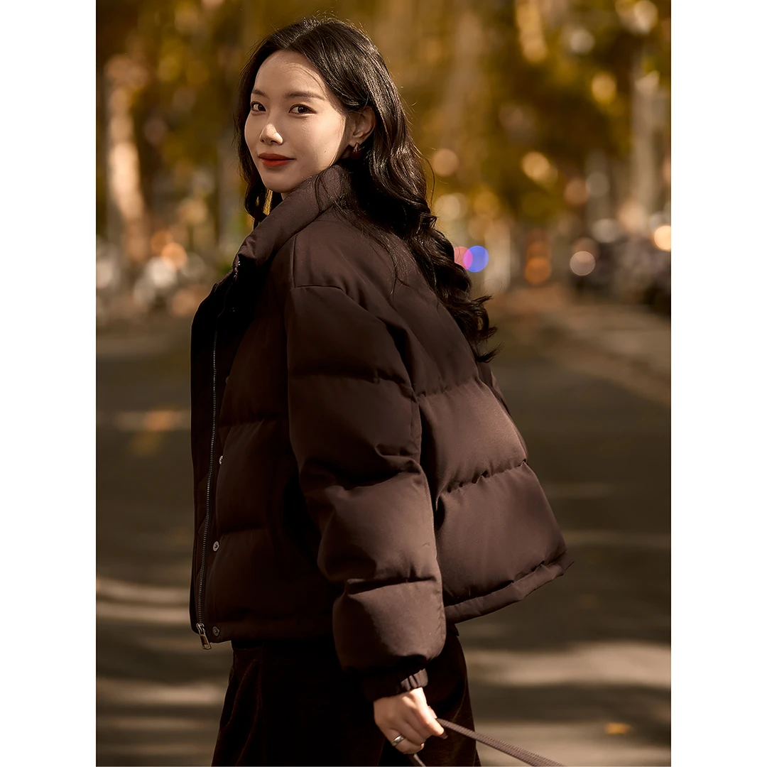 笑涵阁 冬季拿铁咖短款95白鹅绒立领保暖面包羽绒服女YRA865862VG