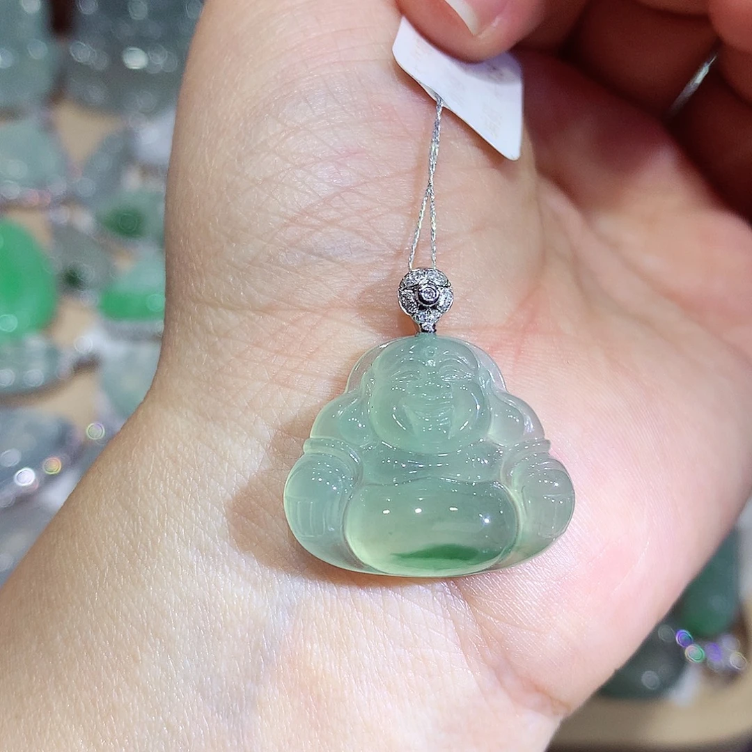 翡翠18K金镶嵌颈饰佛