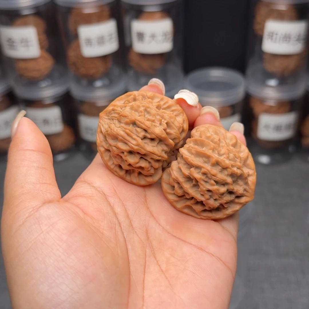 M***．文玩核桃把件龙门涧