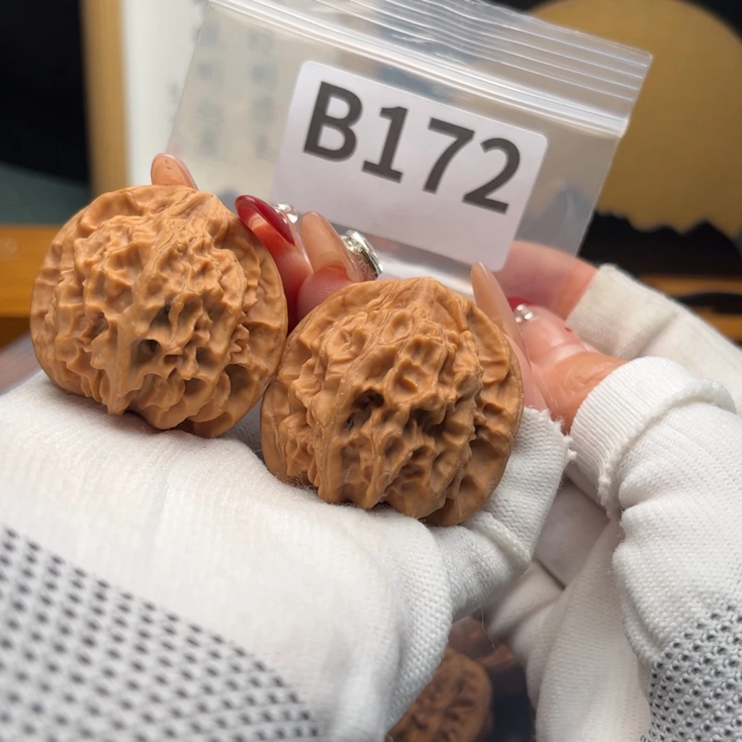 文玩核桃把件40天地b 172