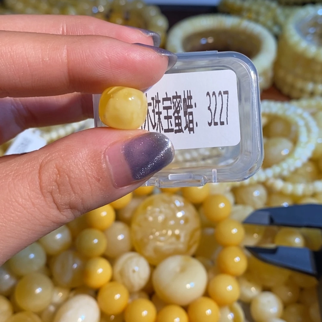 琥珀未镶嵌珠宝奇石3227
