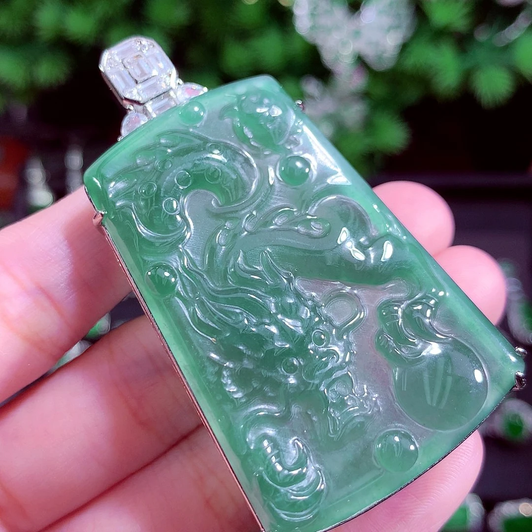 颈饰未镶嵌翡翠天然