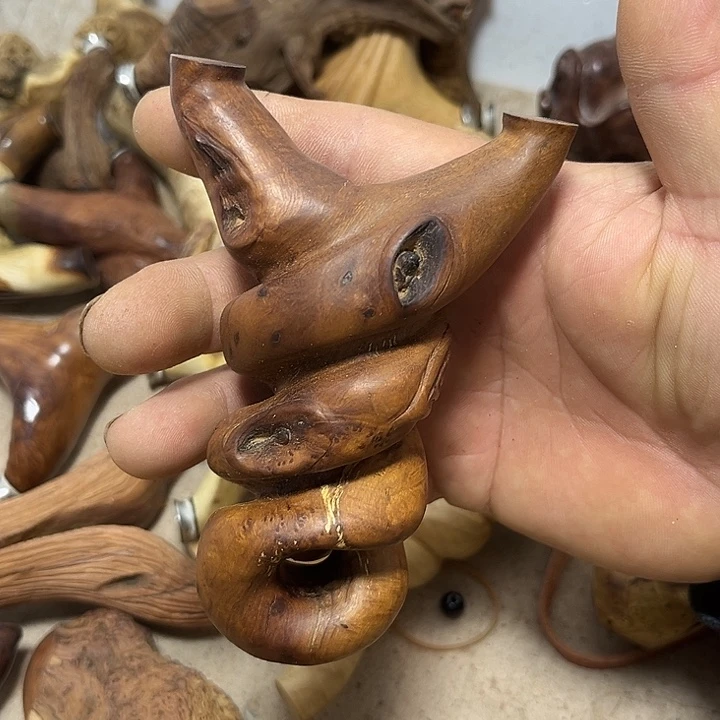 孙***电木雕等艺术品上都有较好的表现