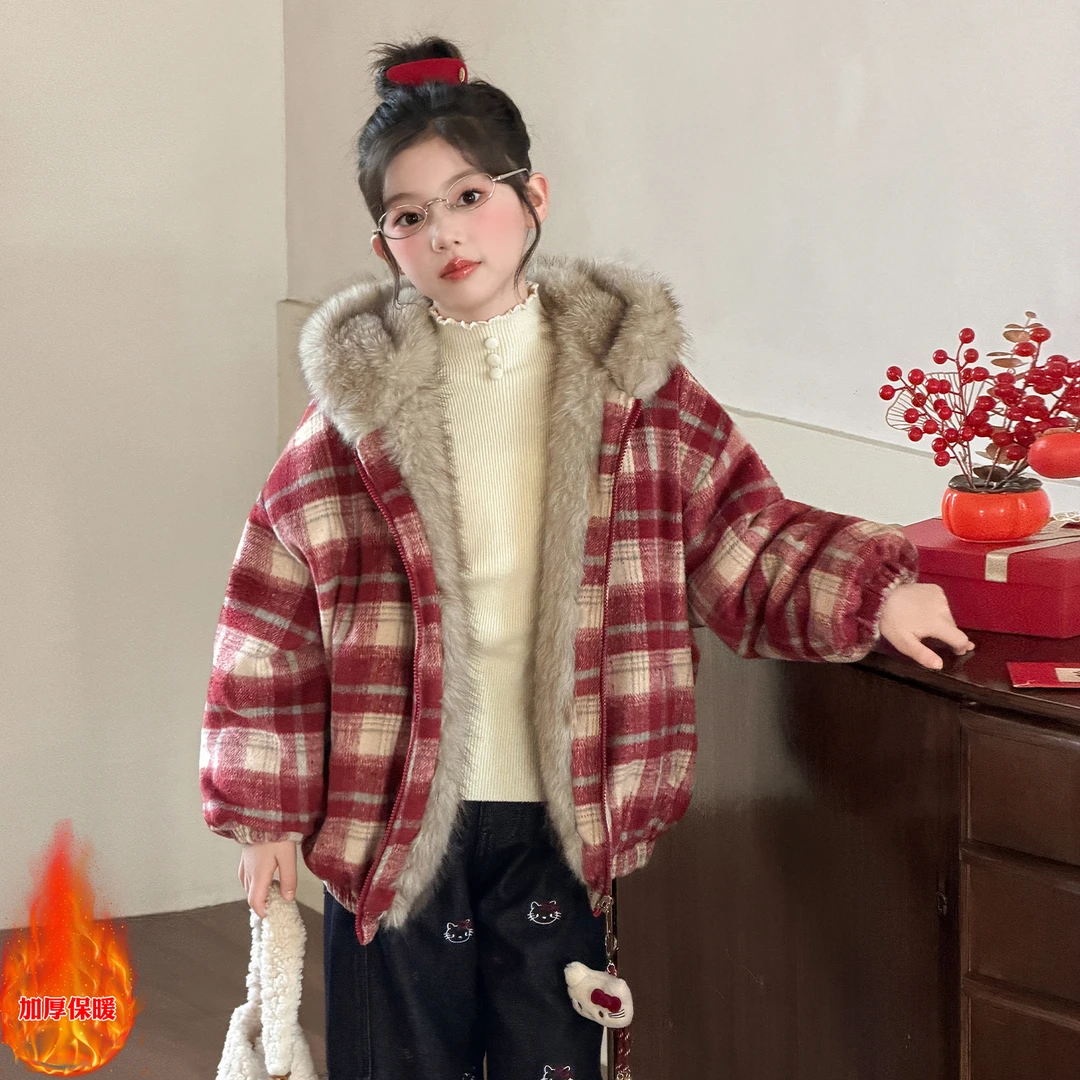 女大童冬装皮草外套2026新款中大童洋气加厚保暖格子两面穿毛毛衣