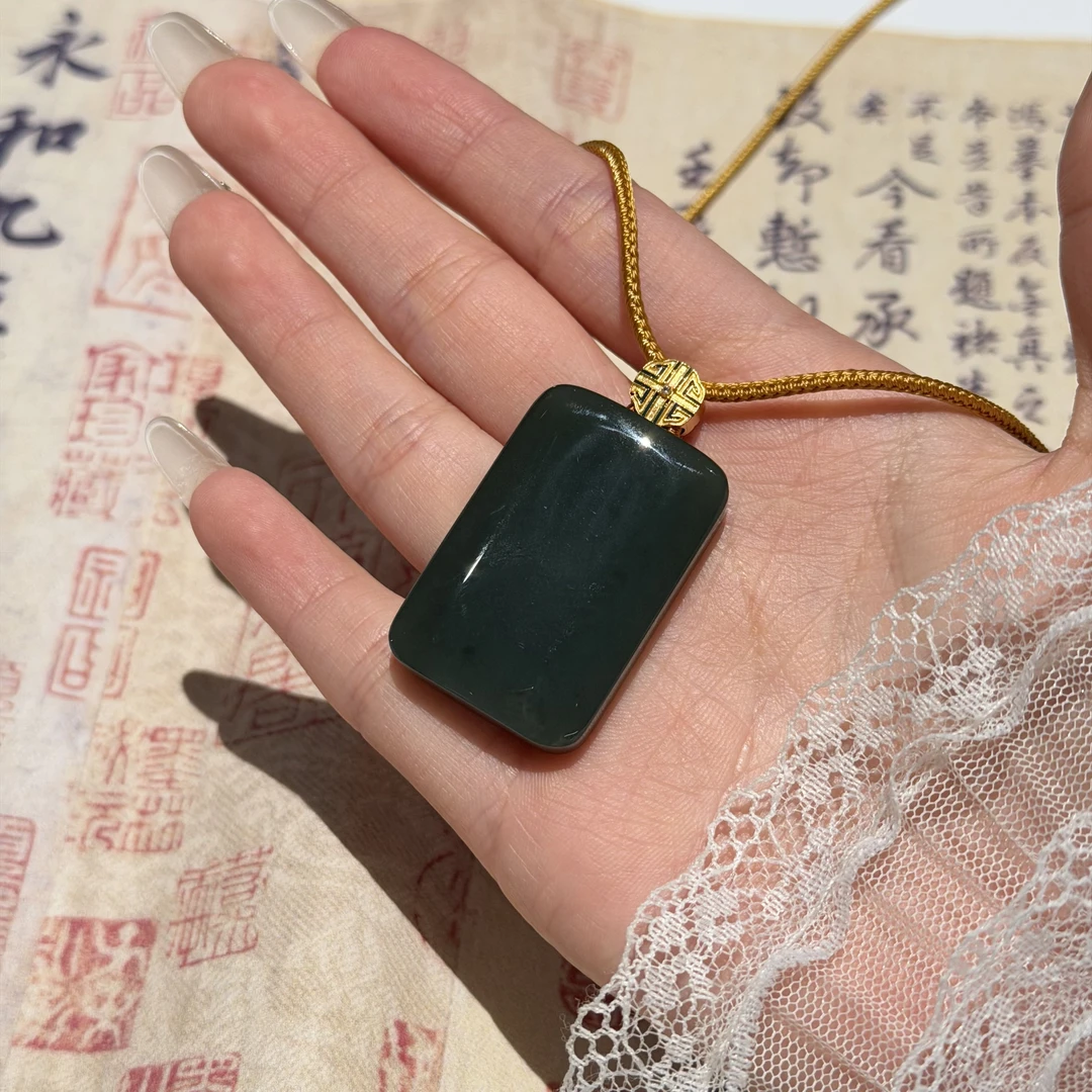 【凰一品】和田玉碧玉风景无事牌吊坠18k金